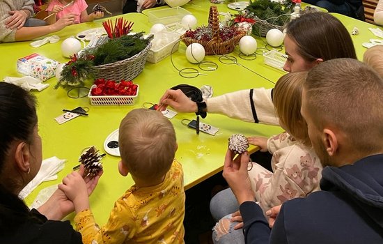 WARSZTATY ŚWIĄTECZNE W GRUPIE MOTYLKI