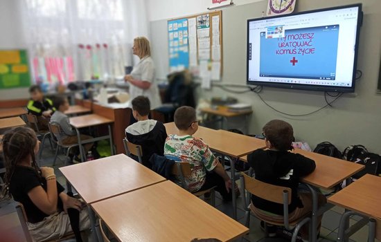 Spotkanie uczniów klasy 3 z pielęgniarką – nauka pierwszej pomocy