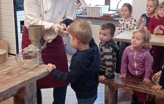 WYCIECZKA PSZCZÓŁEK I SŁONECZEK DO MUZEUM CEBULARZA